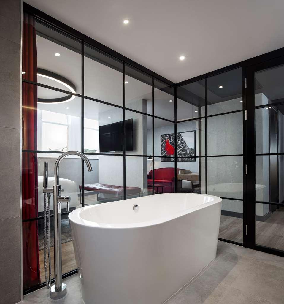 Radisson Red Hotel, Hotel 4*
