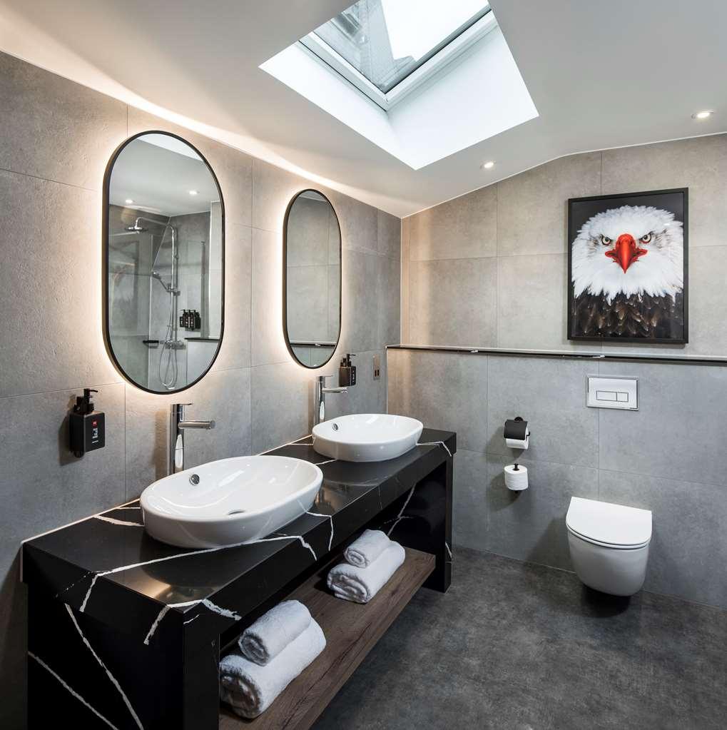 Radisson Red Hotel, 4* Liverpool
